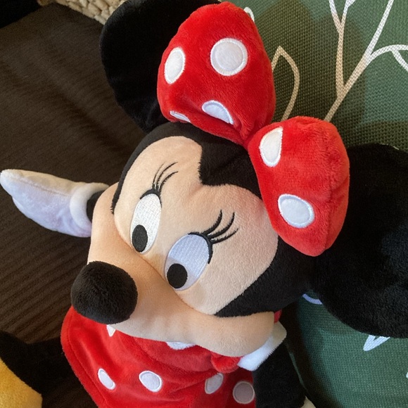 Minnie Mouse from Disney 17” Tall - Picture 3 of 7
